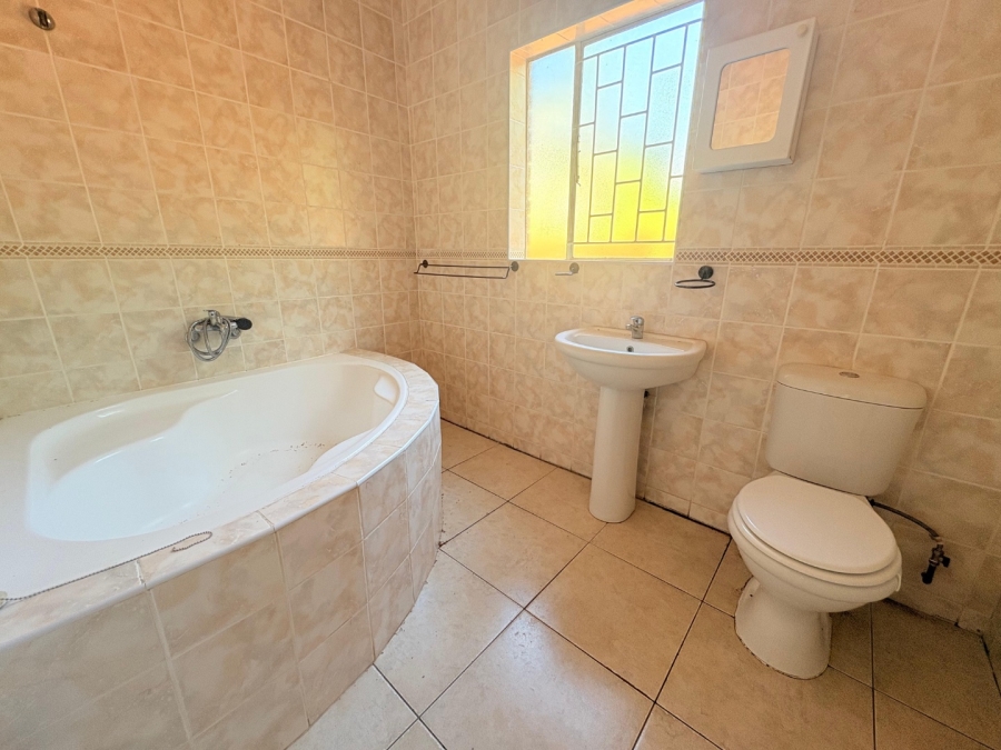 3 Bedroom Property for Sale in Aviary Hill KwaZulu-Natal