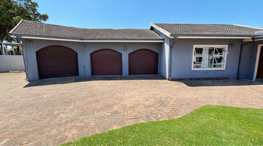 4 Bedroom Property for Sale in Meer En See KwaZulu-Natal