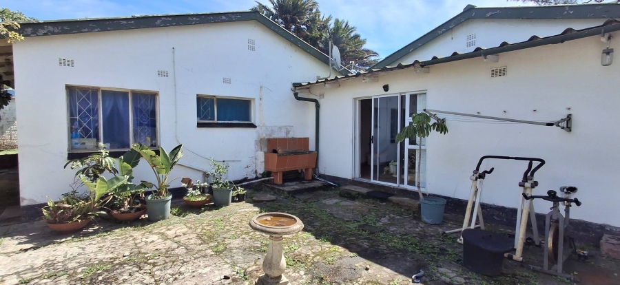 2 Bedroom Property for Sale in Uvongo KwaZulu-Natal