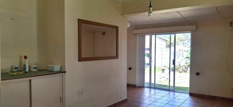 2 Bedroom Property for Sale in Uvongo KwaZulu-Natal