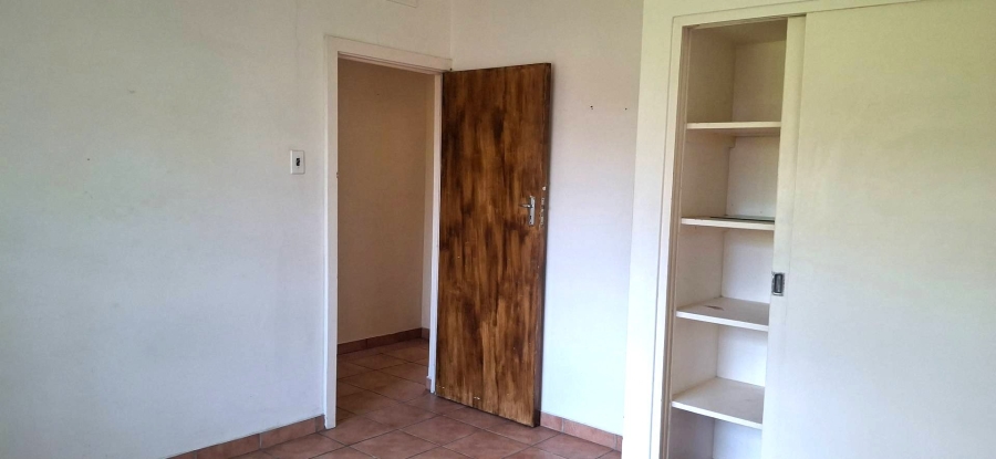 2 Bedroom Property for Sale in Uvongo KwaZulu-Natal