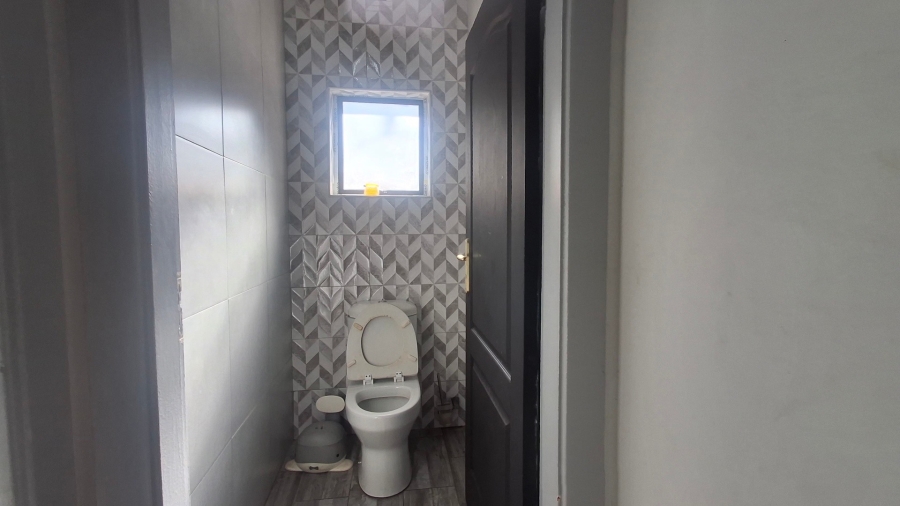  Bedroom Property for Sale in Brighton Beach KwaZulu-Natal