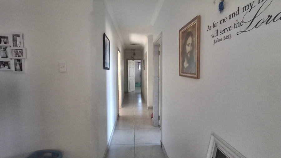  Bedroom Property for Sale in Brighton Beach KwaZulu-Natal