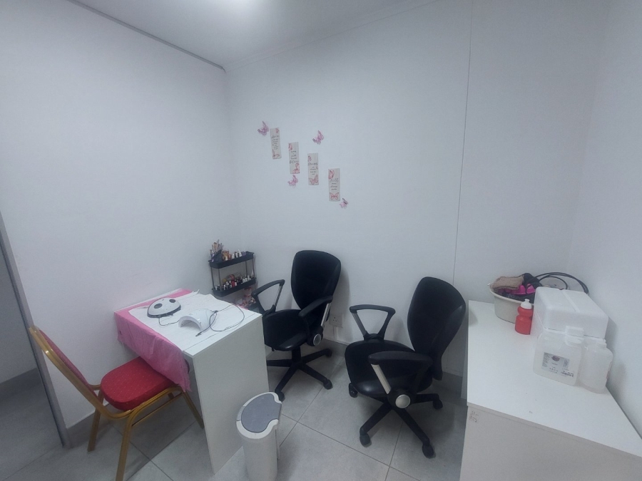 To Let Commercial Property for Rent in Umhlanga KwaZulu-Natal