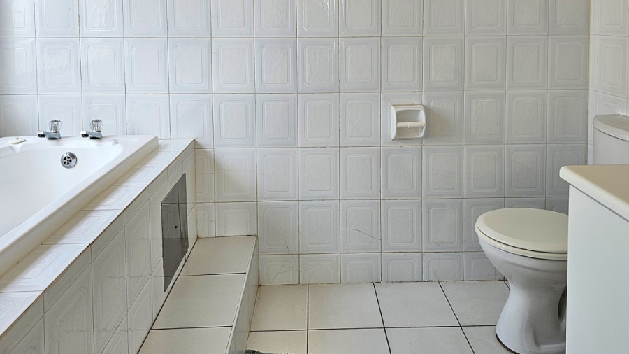 3 Bedroom Property for Sale in Uvongo KwaZulu-Natal