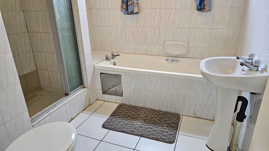 3 Bedroom Property for Sale in Uvongo KwaZulu-Natal
