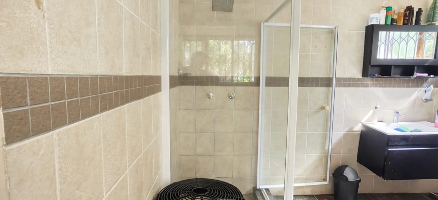 4 Bedroom Property for Sale in Kloof KwaZulu-Natal