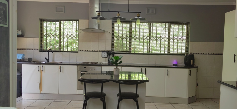 4 Bedroom Property for Sale in Kloof KwaZulu-Natal