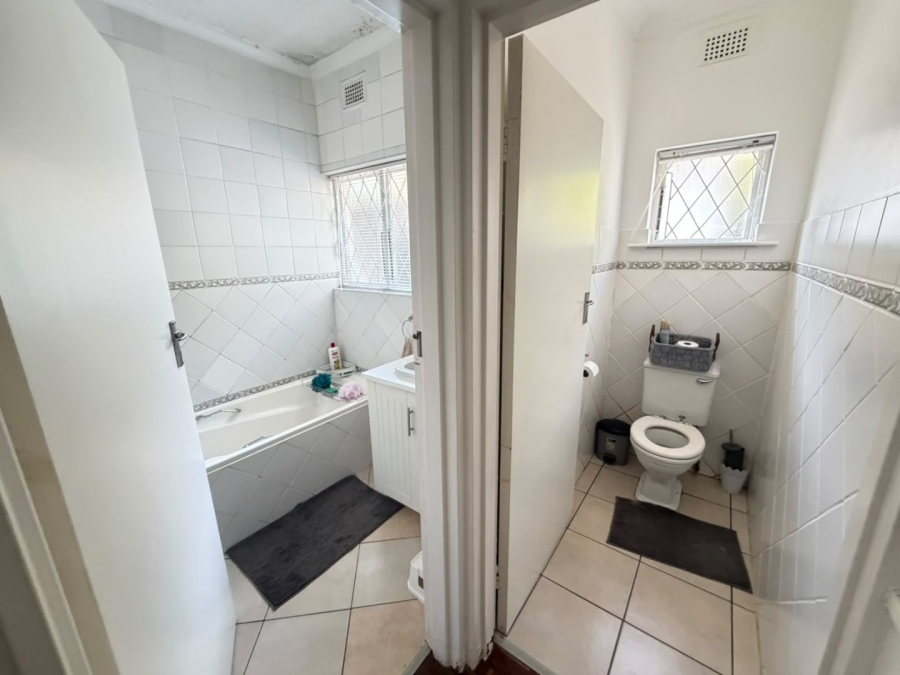 To Let 3 Bedroom Property for Rent in Kloof KwaZulu-Natal