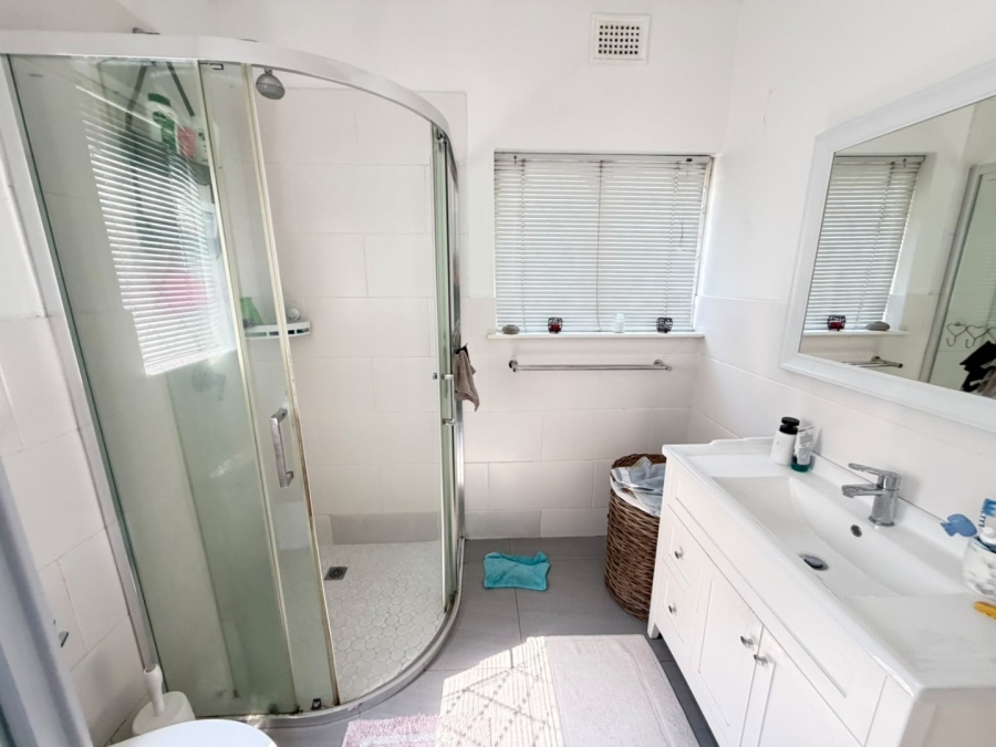 To Let 3 Bedroom Property for Rent in Kloof KwaZulu-Natal