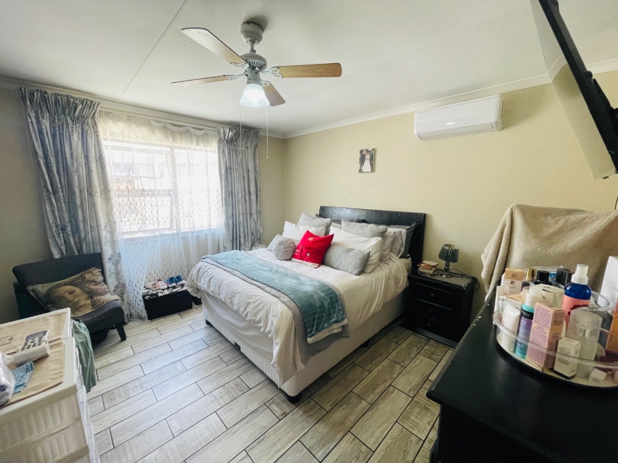 2 Bedroom Property for Sale in Waterval Park KwaZulu-Natal