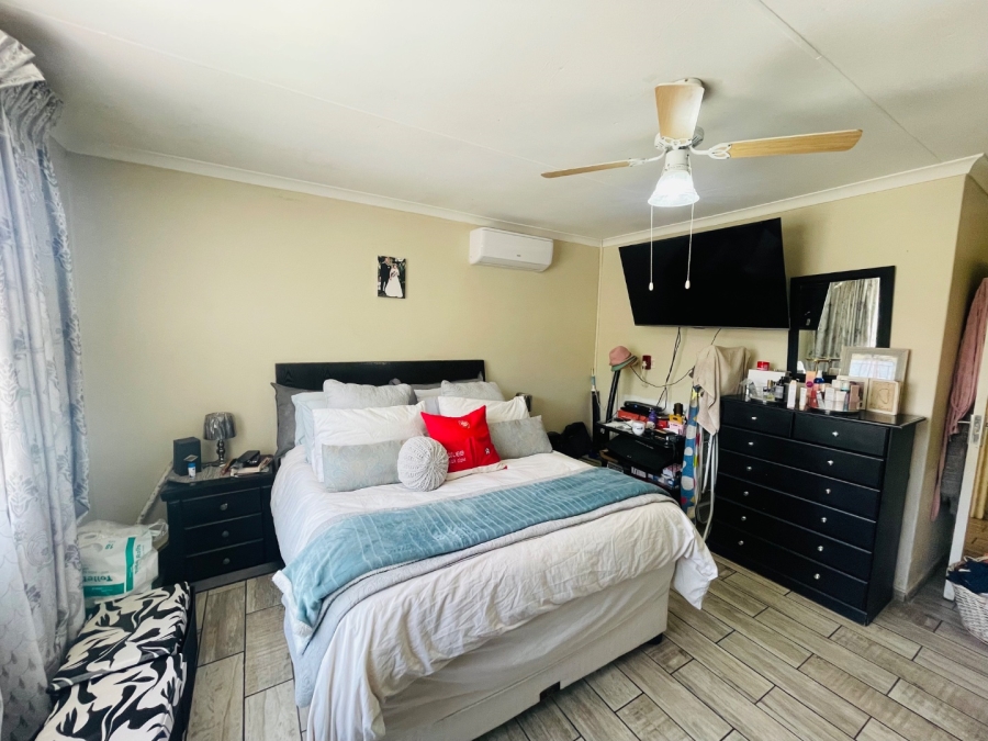 2 Bedroom Property for Sale in Waterval Park KwaZulu-Natal