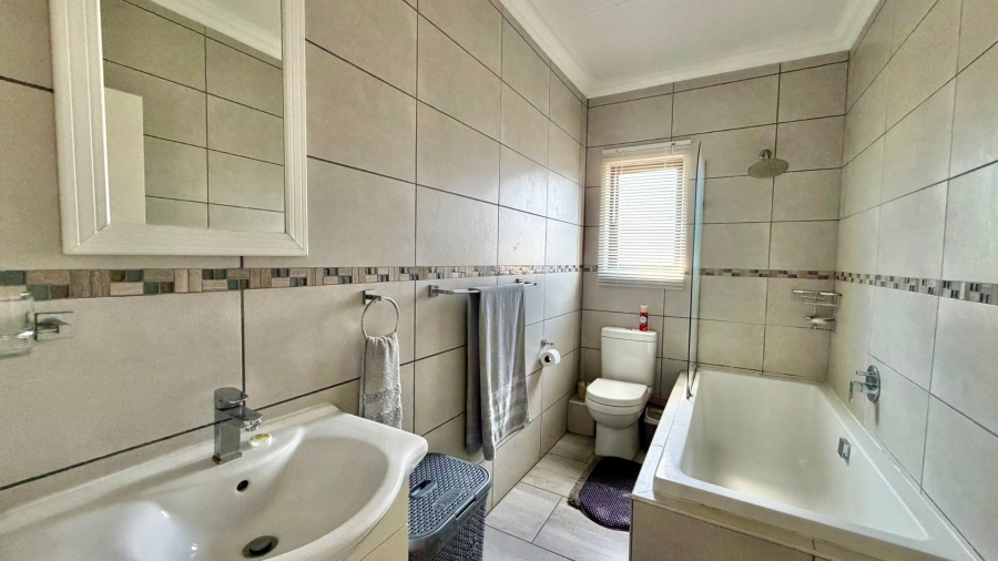 3 Bedroom Property for Sale in Shelly Beach KwaZulu-Natal