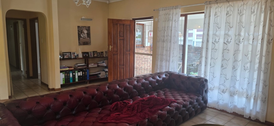 3 Bedroom Property for Sale in Umtentweni KwaZulu-Natal