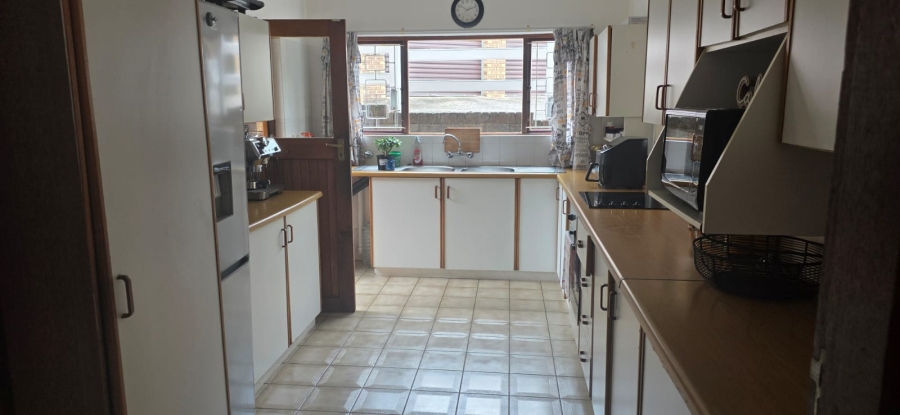3 Bedroom Property for Sale in Umtentweni KwaZulu-Natal