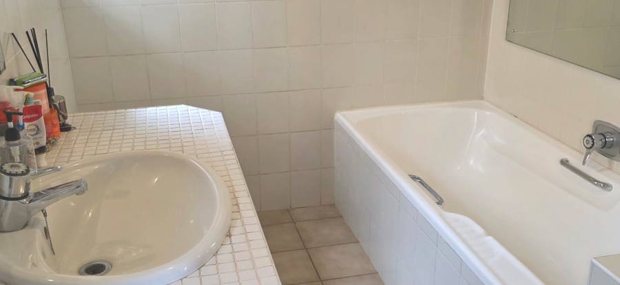 3 Bedroom Property for Sale in Umtentweni KwaZulu-Natal