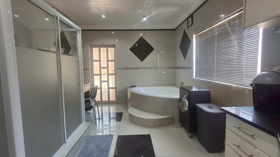  Bedroom Property for Sale in Merebank East KwaZulu-Natal
