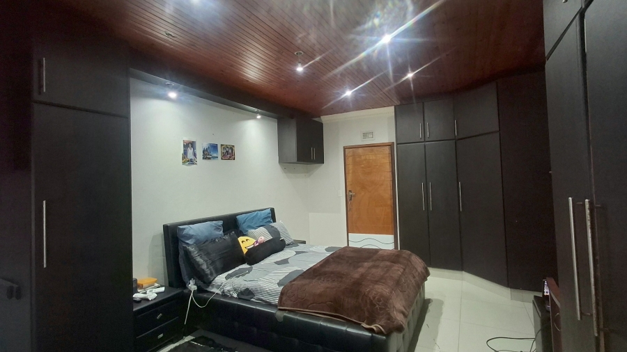  Bedroom Property for Sale in Merebank East KwaZulu-Natal