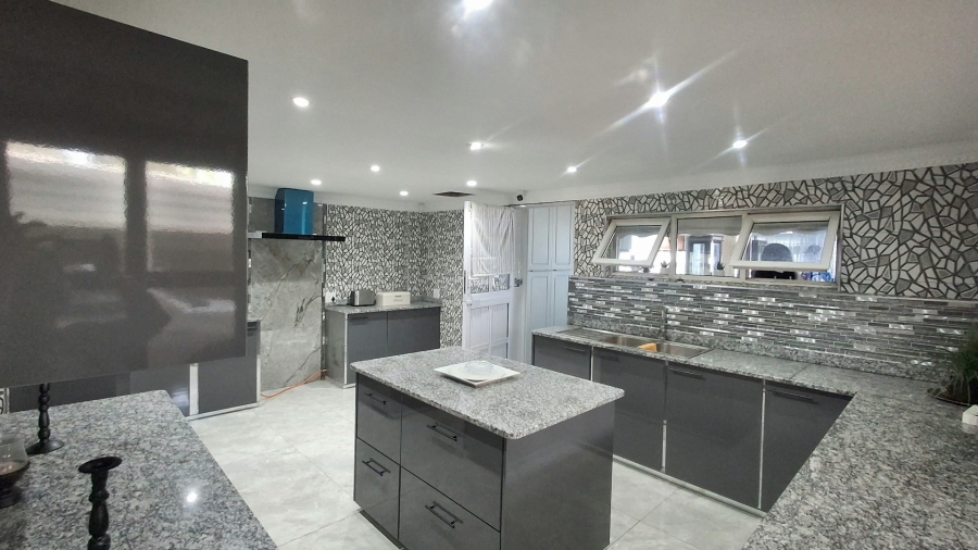 3 Bedroom Property for Sale in Brighton Beach KwaZulu-Natal