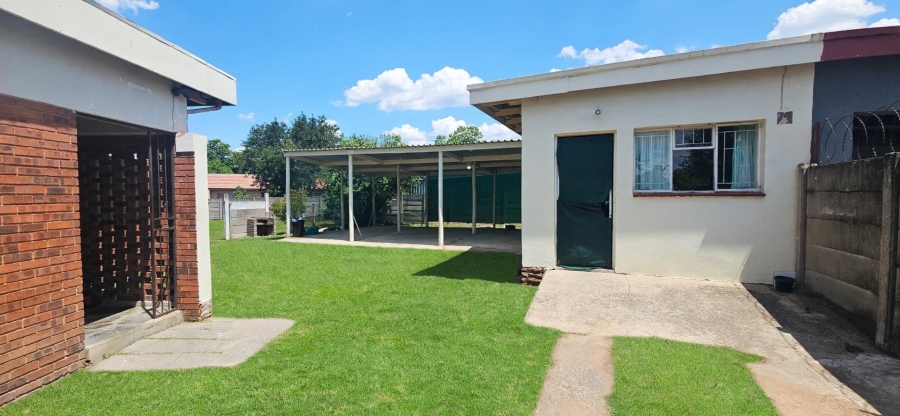 7 Bedroom Property for Sale in Barry Hertzog Park KwaZulu-Natal