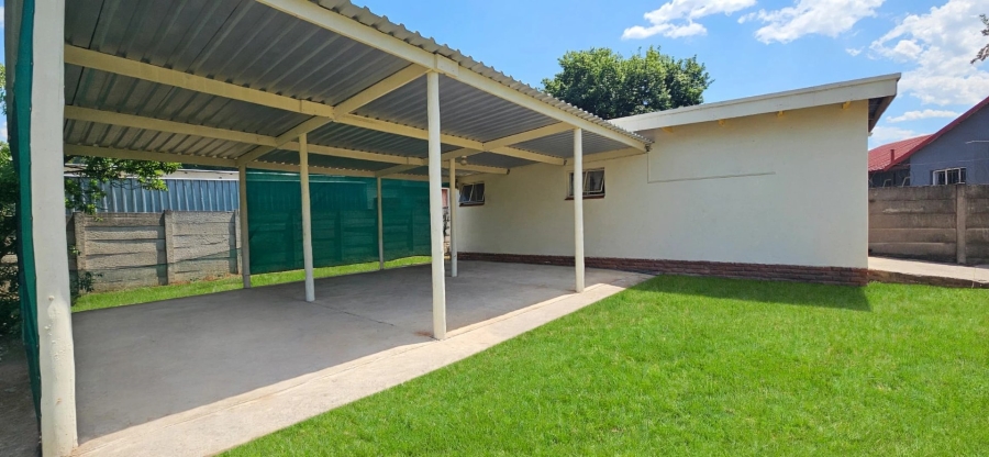 7 Bedroom Property for Sale in Barry Hertzog Park KwaZulu-Natal