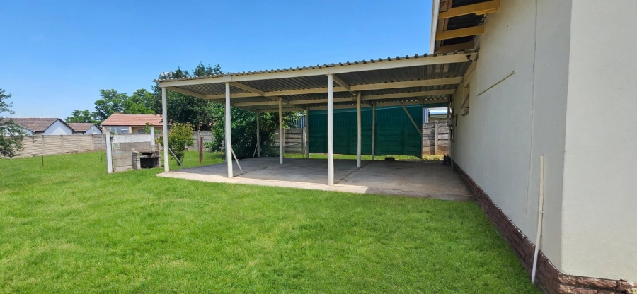 7 Bedroom Property for Sale in Barry Hertzog Park KwaZulu-Natal
