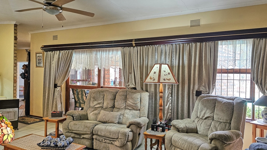 4 Bedroom Property for Sale in Uvongo KwaZulu-Natal