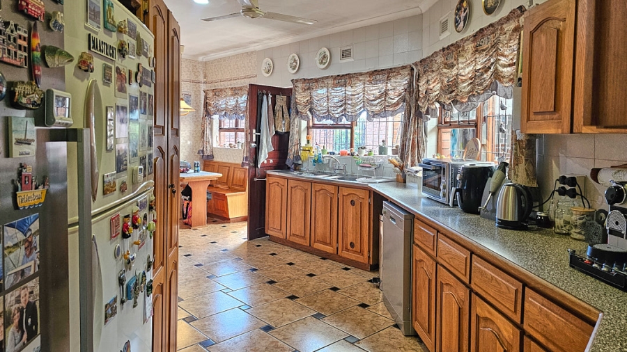 4 Bedroom Property for Sale in Uvongo KwaZulu-Natal