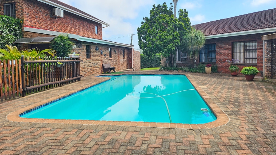 4 Bedroom Property for Sale in Uvongo KwaZulu-Natal
