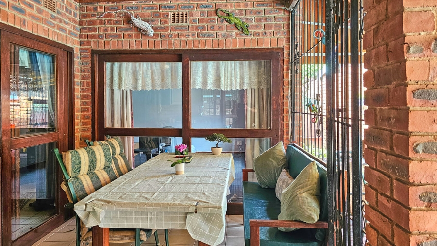 4 Bedroom Property for Sale in Uvongo KwaZulu-Natal