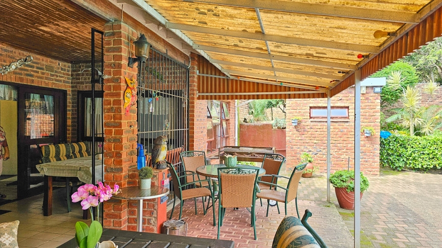 4 Bedroom Property for Sale in Uvongo KwaZulu-Natal