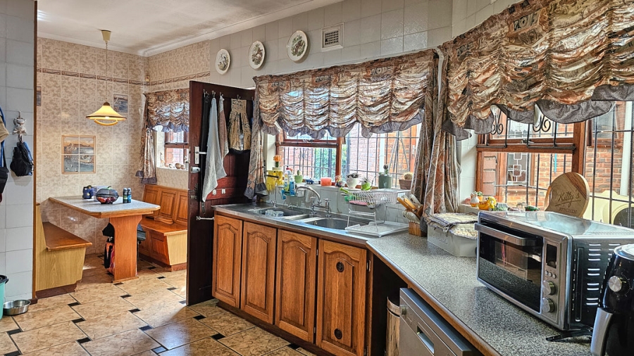 4 Bedroom Property for Sale in Uvongo KwaZulu-Natal