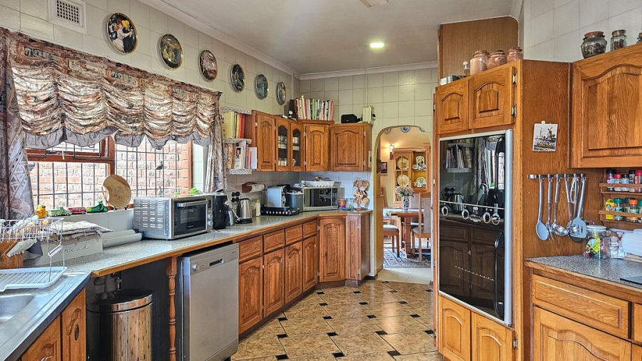 4 Bedroom Property for Sale in Uvongo KwaZulu-Natal