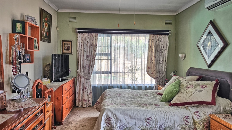 4 Bedroom Property for Sale in Uvongo KwaZulu-Natal