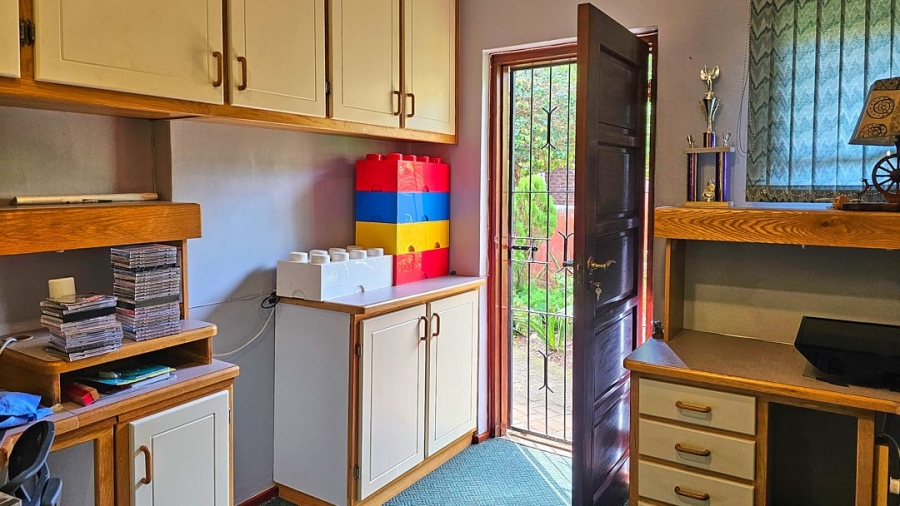 4 Bedroom Property for Sale in Uvongo KwaZulu-Natal