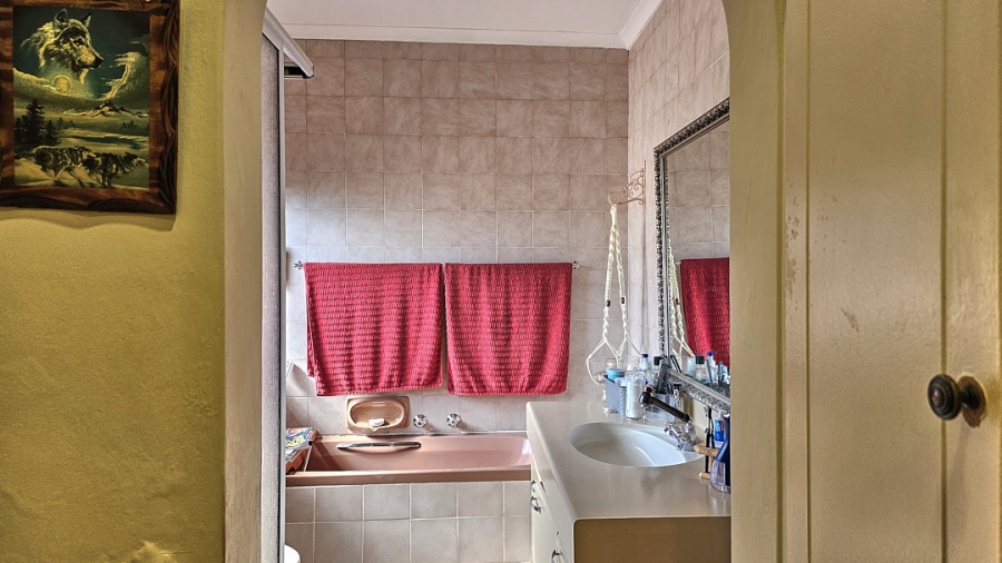 4 Bedroom Property for Sale in Uvongo KwaZulu-Natal