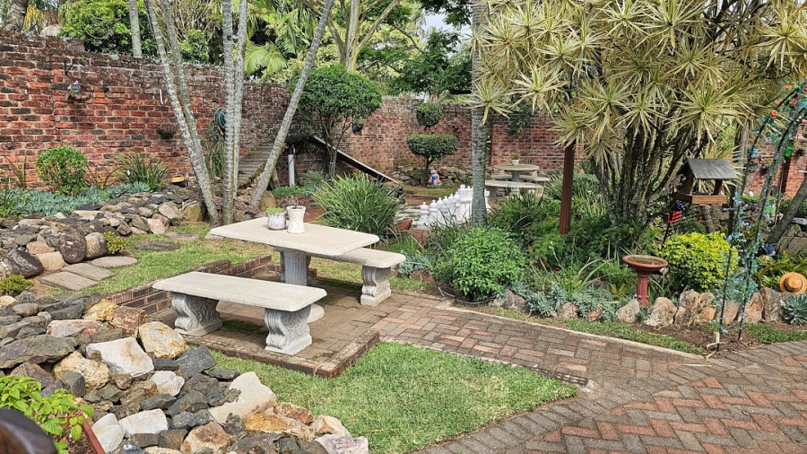 4 Bedroom Property for Sale in Uvongo KwaZulu-Natal