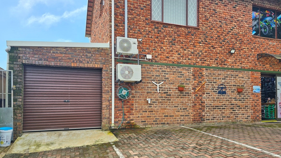 4 Bedroom Property for Sale in Uvongo KwaZulu-Natal