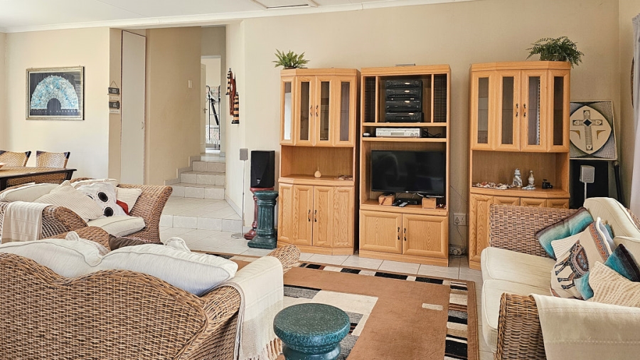 3 Bedroom Property for Sale in Uvongo KwaZulu-Natal