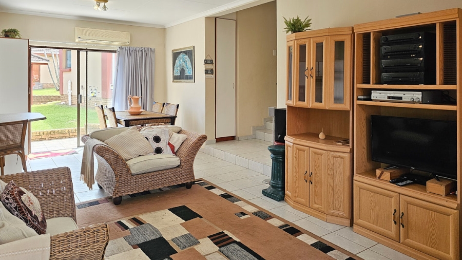 3 Bedroom Property for Sale in Uvongo KwaZulu-Natal