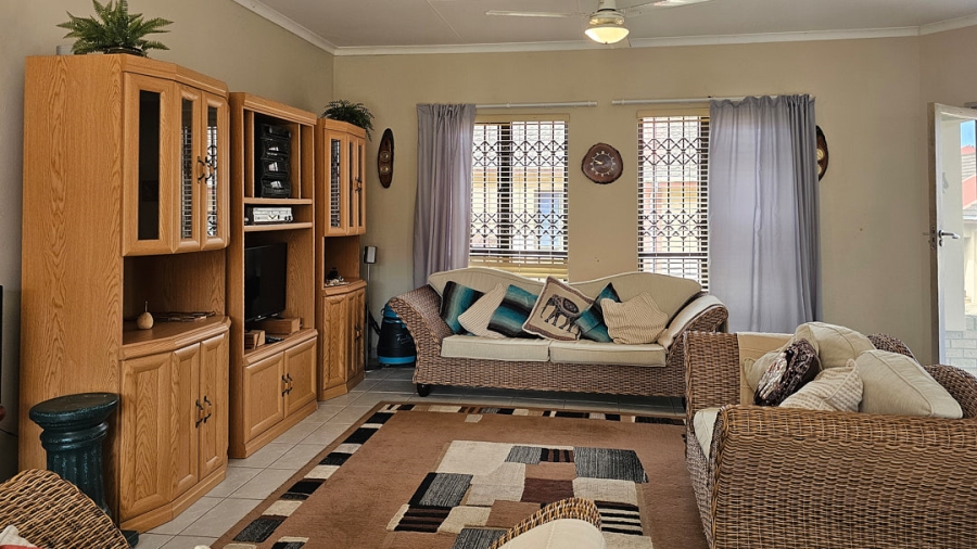 3 Bedroom Property for Sale in Uvongo KwaZulu-Natal