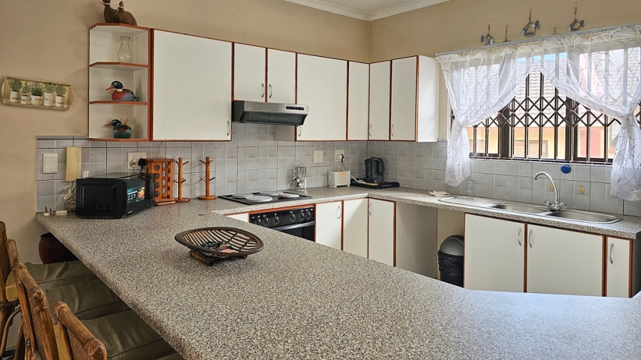 3 Bedroom Property for Sale in Uvongo KwaZulu-Natal