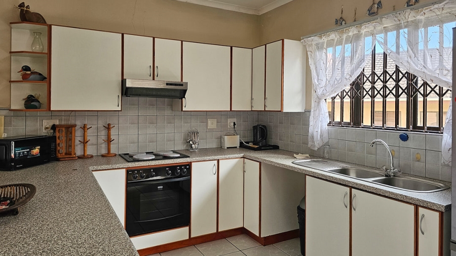 3 Bedroom Property for Sale in Uvongo KwaZulu-Natal