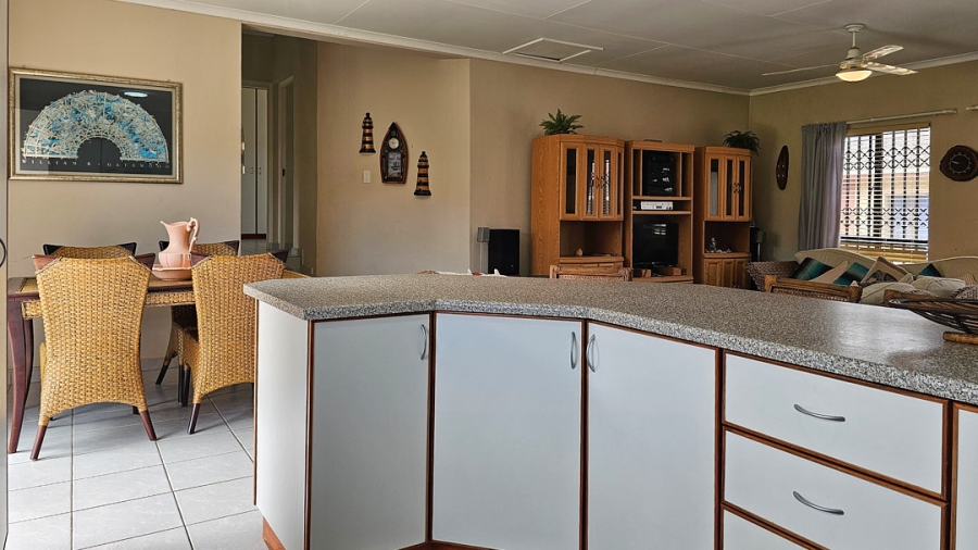3 Bedroom Property for Sale in Uvongo KwaZulu-Natal