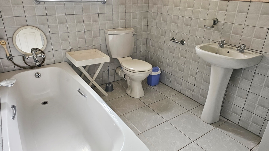 3 Bedroom Property for Sale in Uvongo KwaZulu-Natal