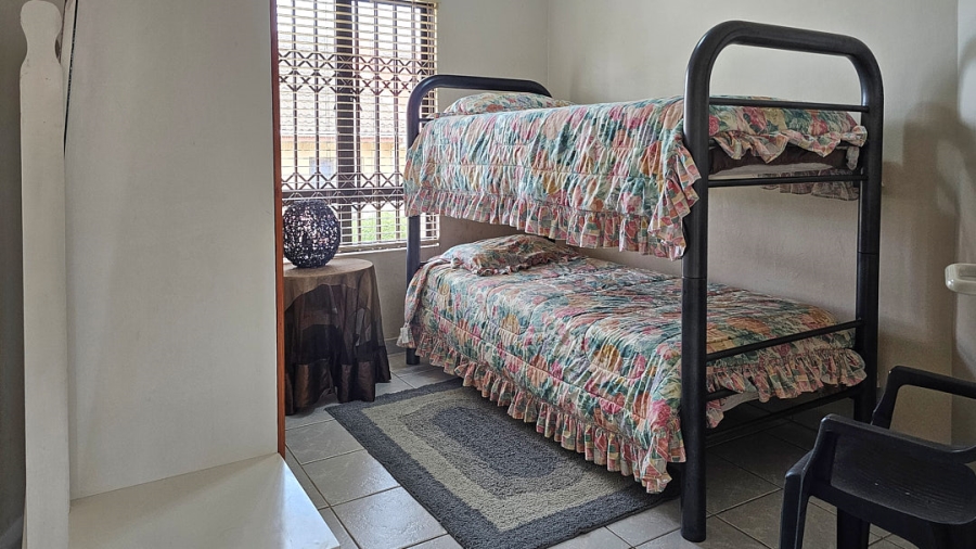 3 Bedroom Property for Sale in Uvongo KwaZulu-Natal