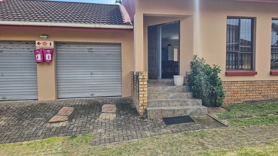 3 Bedroom Property for Sale in Uvongo KwaZulu-Natal