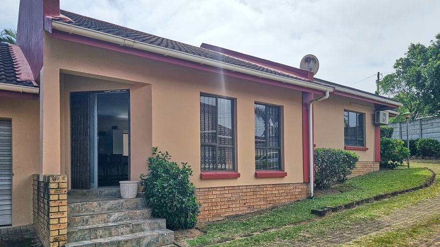 3 Bedroom Property for Sale in Uvongo KwaZulu-Natal
