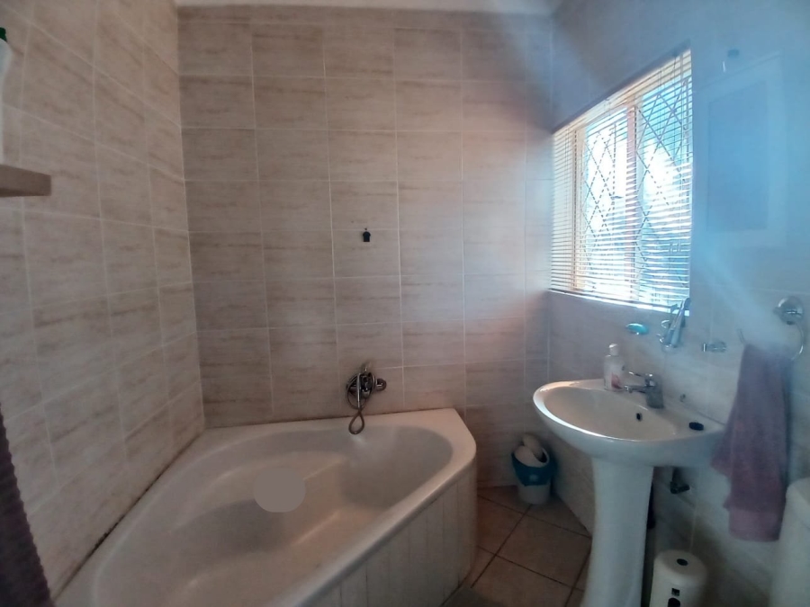3 Bedroom Property for Sale in Pioneer Park KwaZulu-Natal
