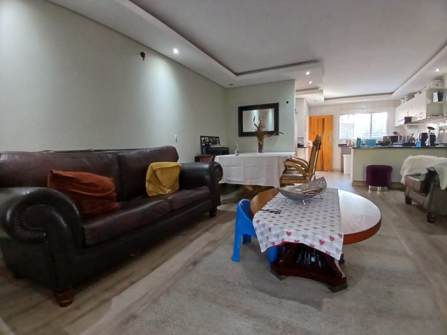 3 Bedroom Property for Sale in Pioneer Park KwaZulu-Natal